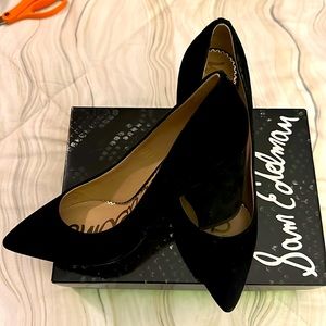 Black Pump w/ 2 1/2 in. Heel